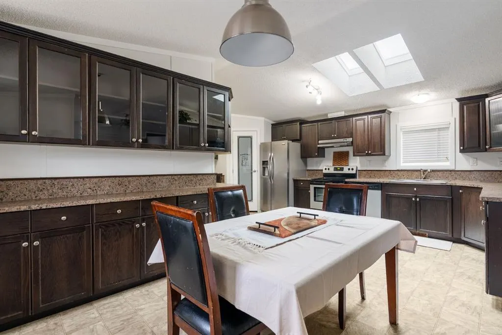 224 Clausen Crescent