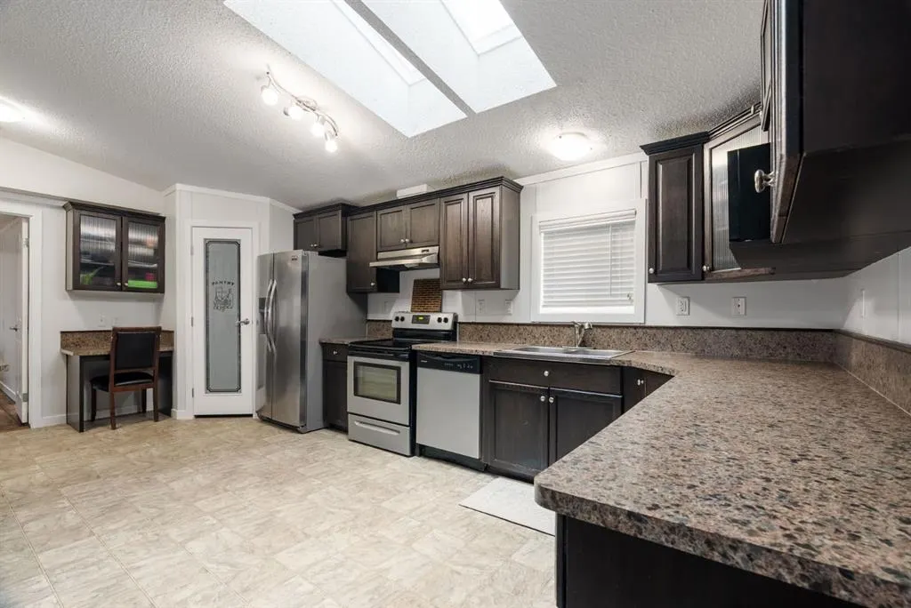 224 Clausen Crescent