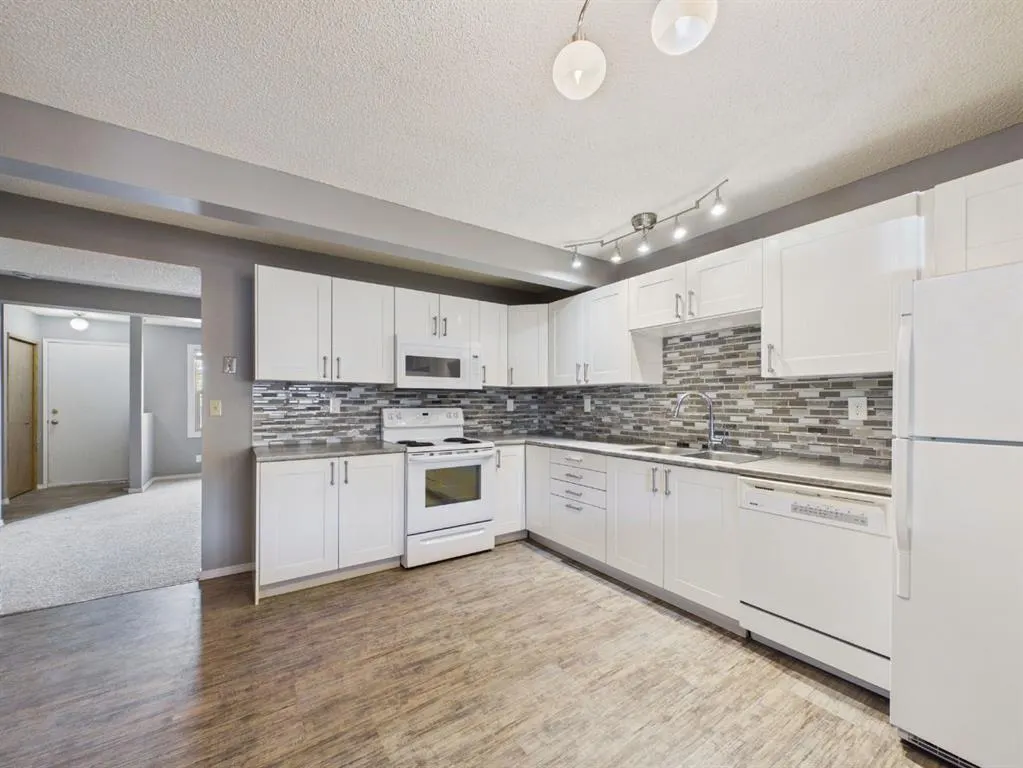 4 Manning Street #B