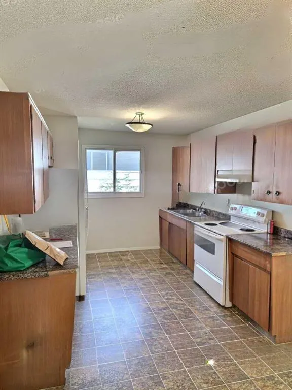 50 Jerry Potts Boulevard W