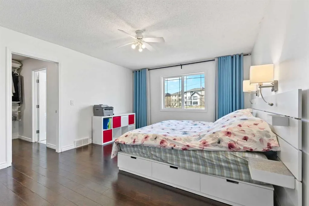82 Country Hills Gardens NW