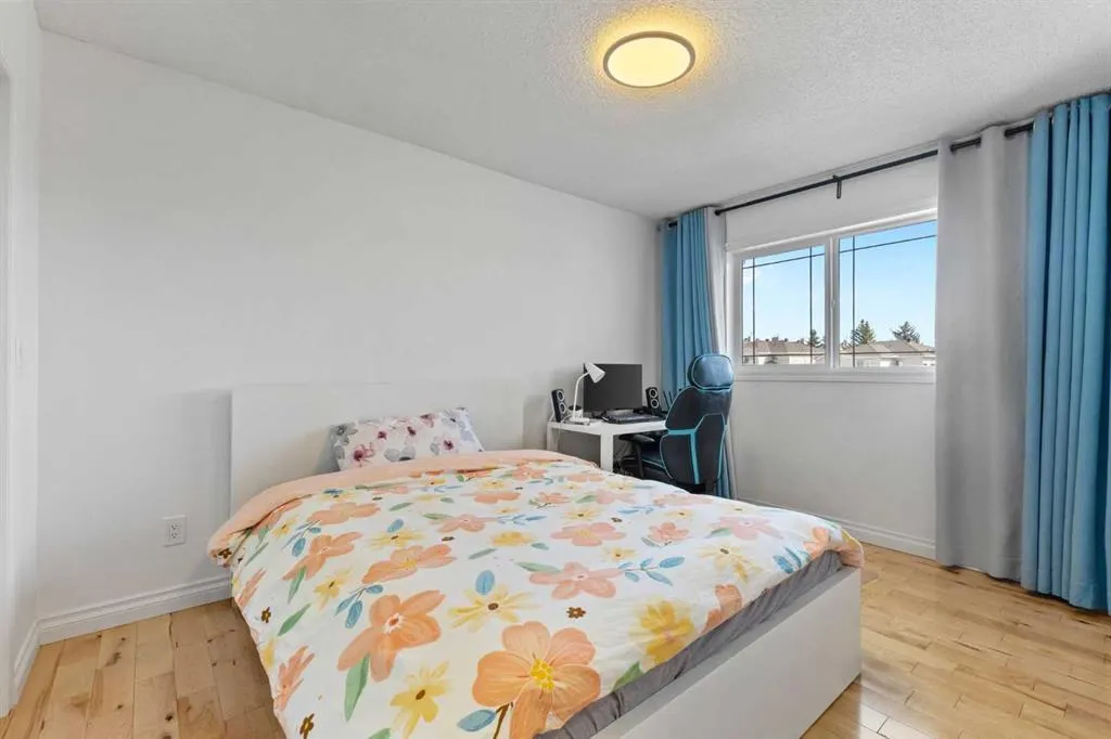 82 Country Hills Gardens NW
