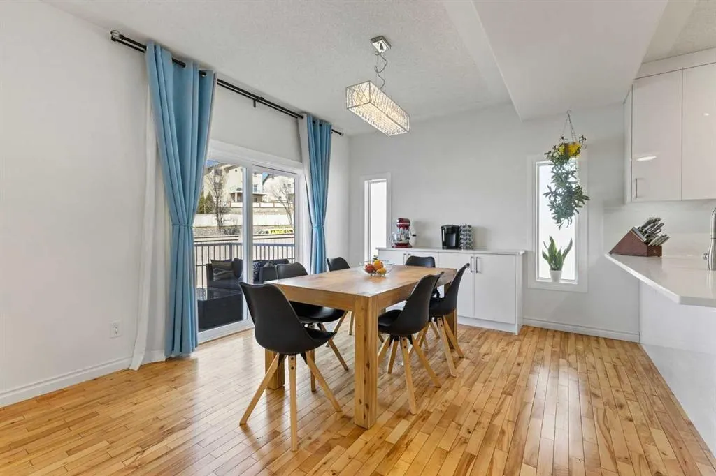 82 Country Hills Gardens NW