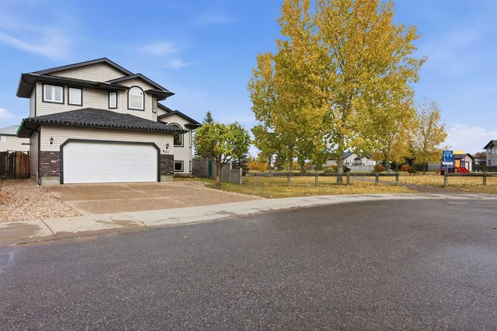 213 Coyote Crescent