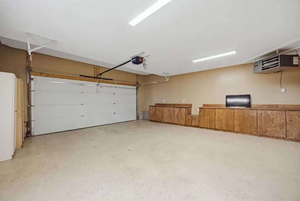 213 Coyote Crescent