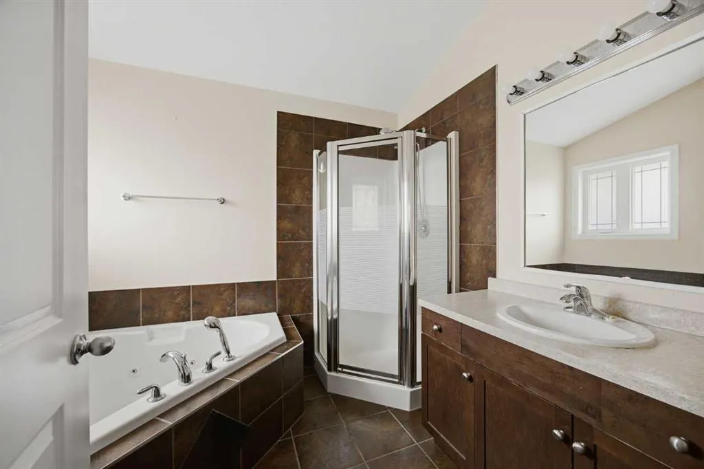 213 Coyote Crescent