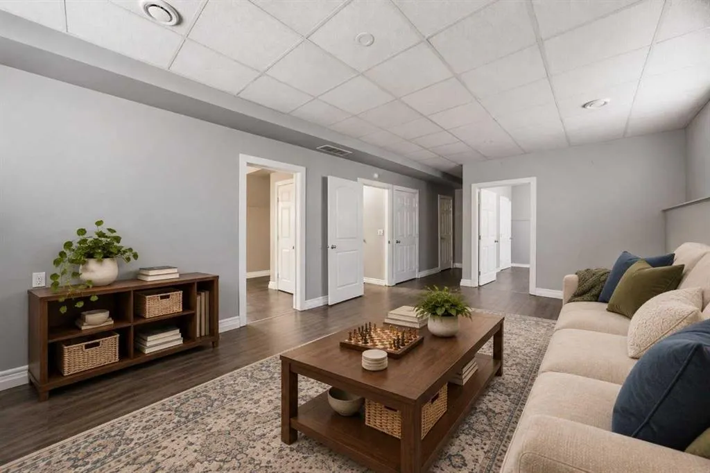 213 Coyote Crescent