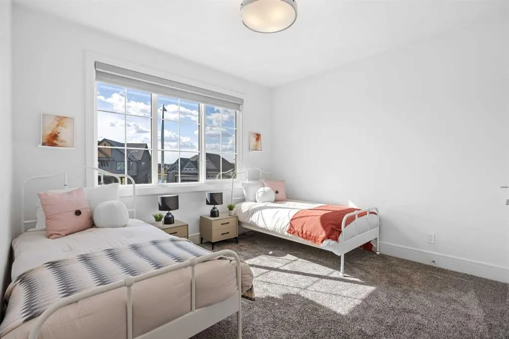 351 Marina Landing SE
