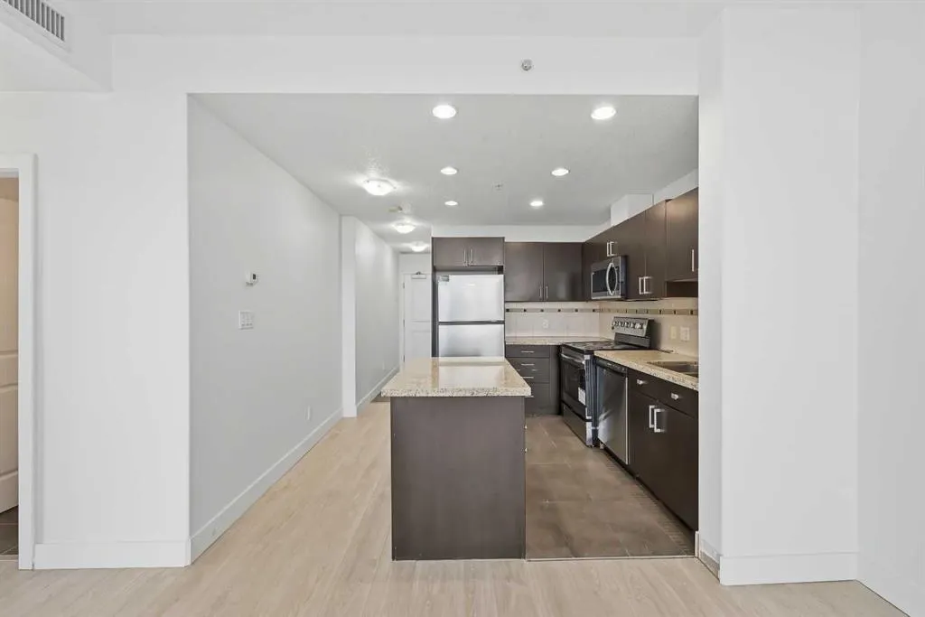 77 Spruce Place SW #1003