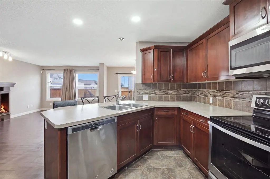 358 Skyview Ranch Way NE