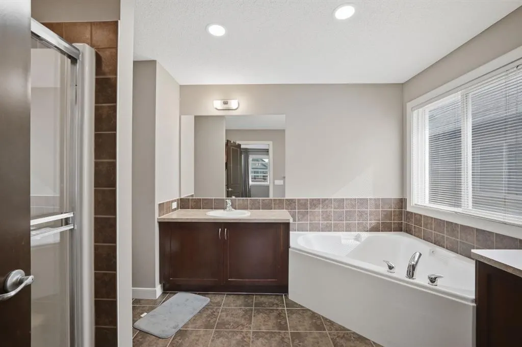 358 Skyview Ranch Way NE