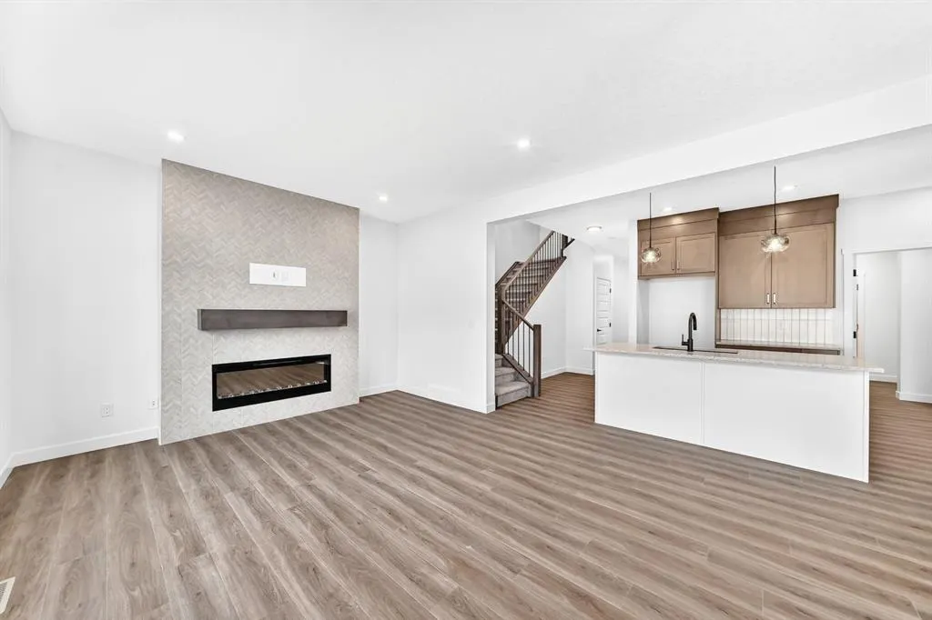 1359 Bayview Crescent SW