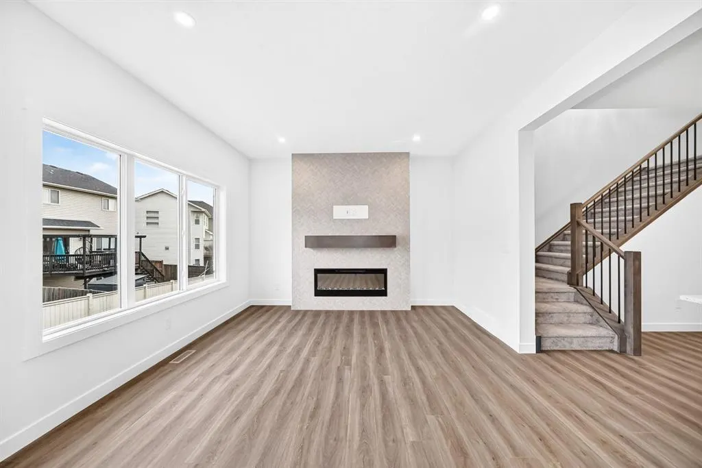1359 Bayview Crescent SW