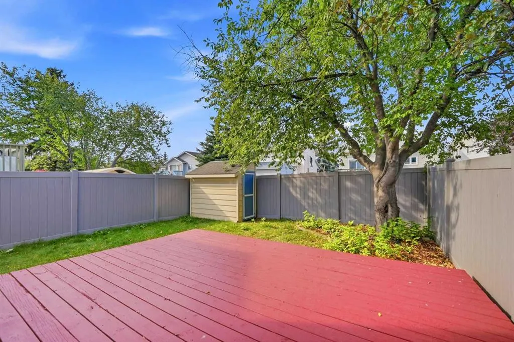 11 Coventry Lane NE
