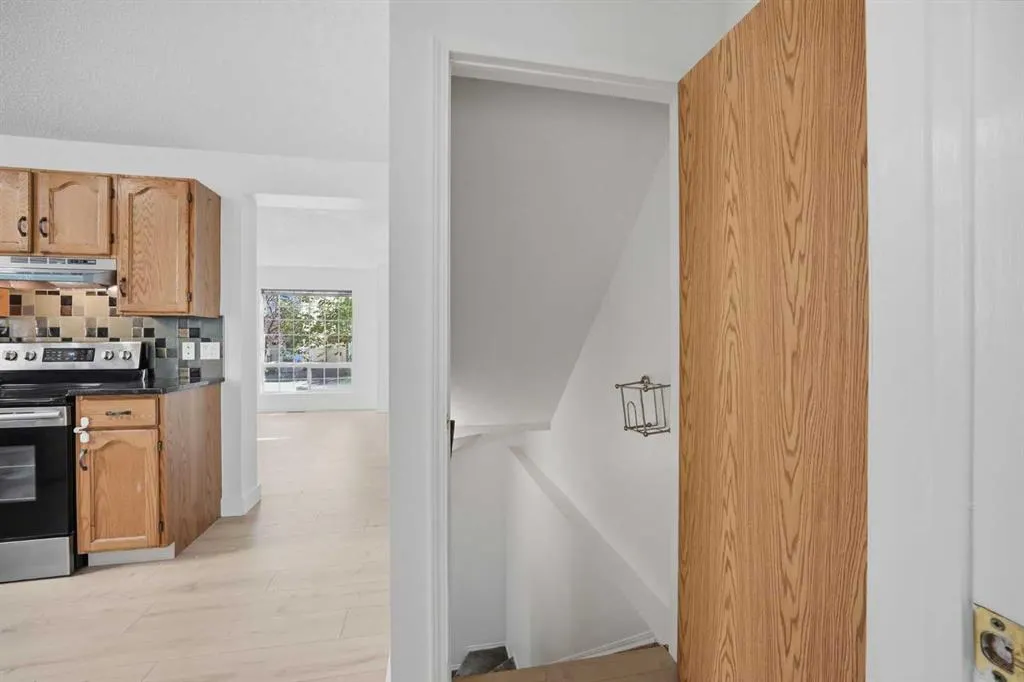 11 Coventry Lane NE