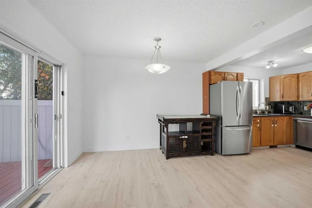 11 Coventry Lane NE