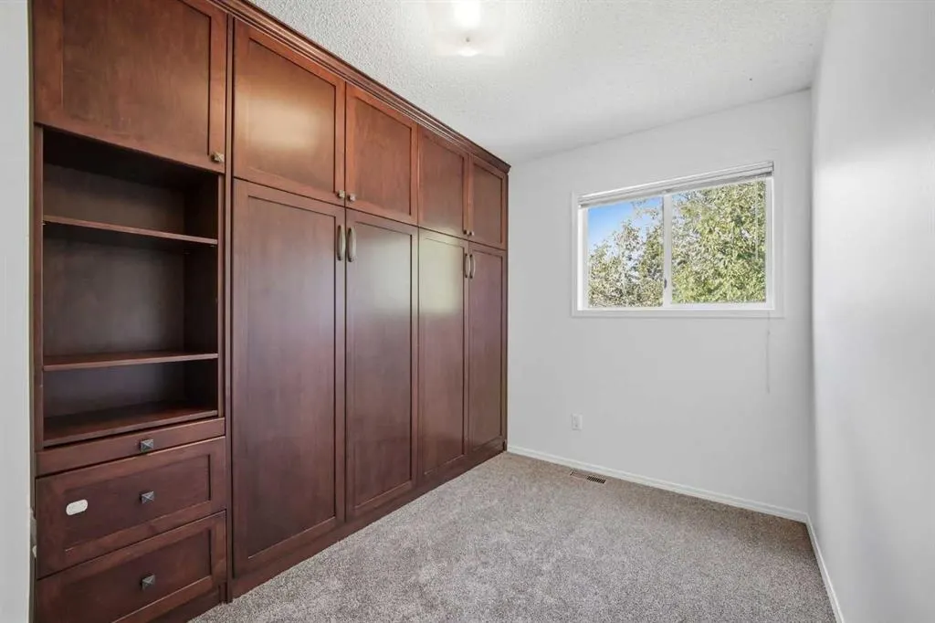 11 Coventry Lane NE