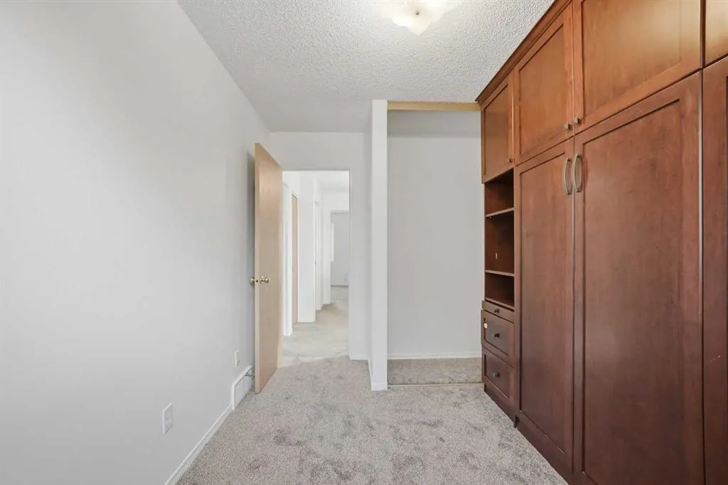 11 Coventry Lane NE