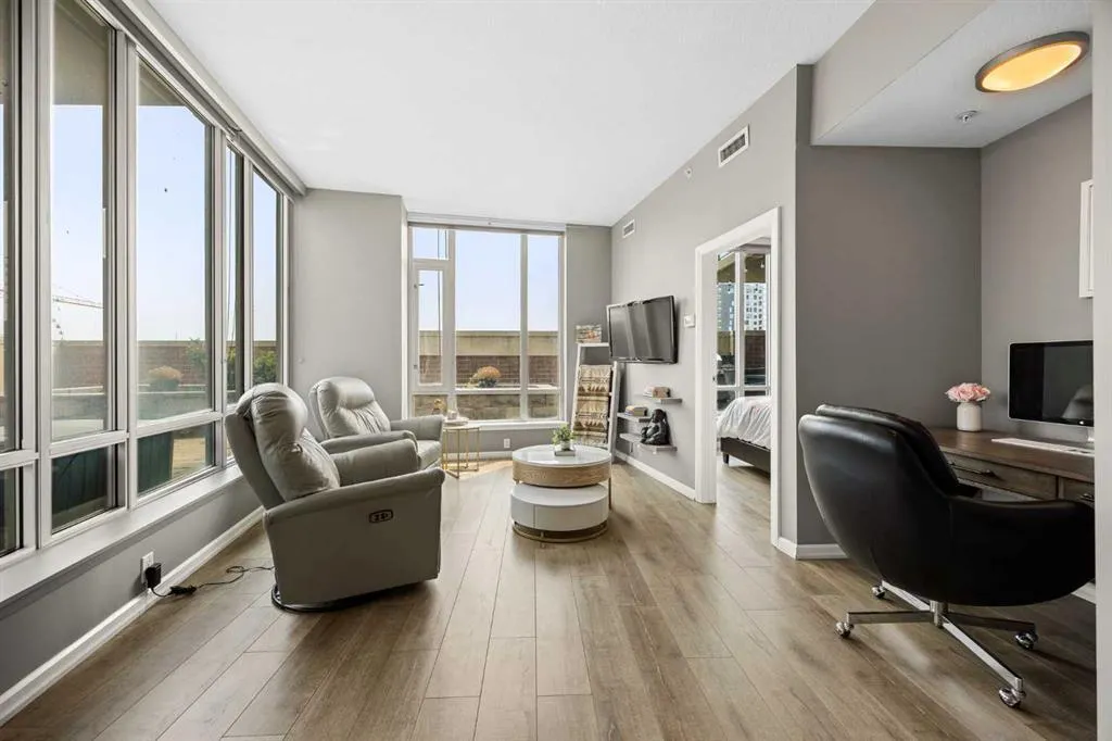 210 15 Avenue SE #206