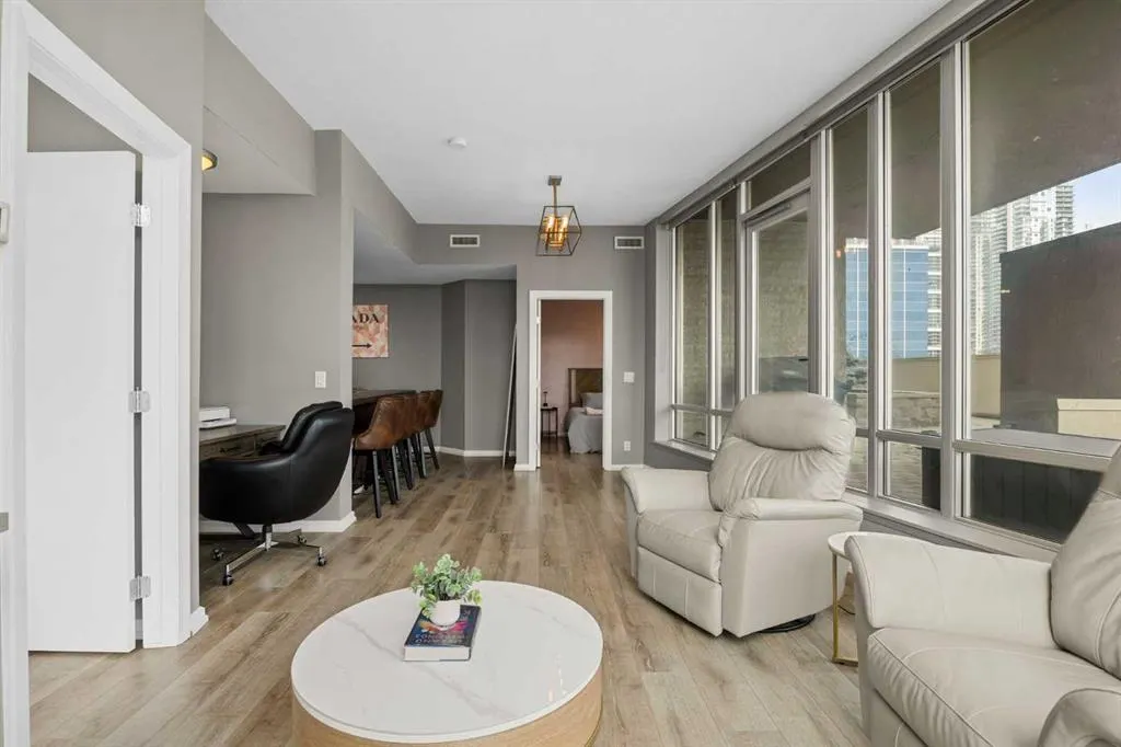 210 15 Avenue SE #206
