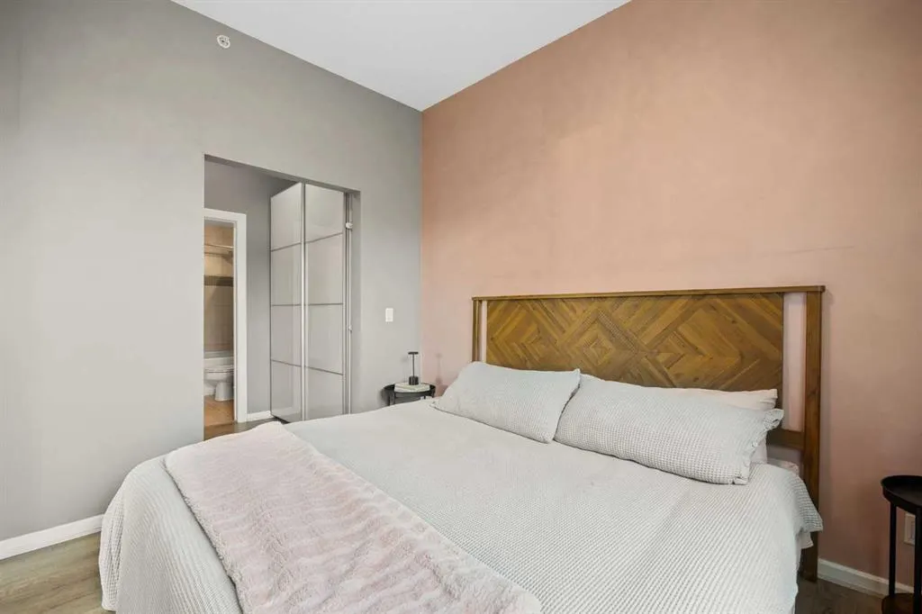 210 15 Avenue SE #206