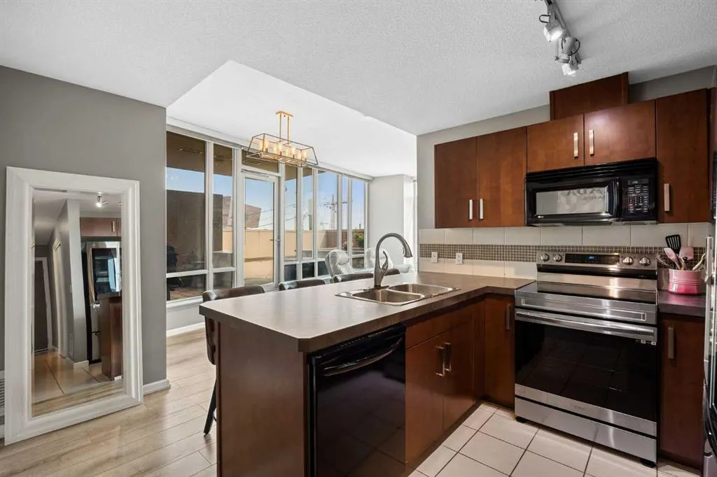 210 15 Avenue SE #206