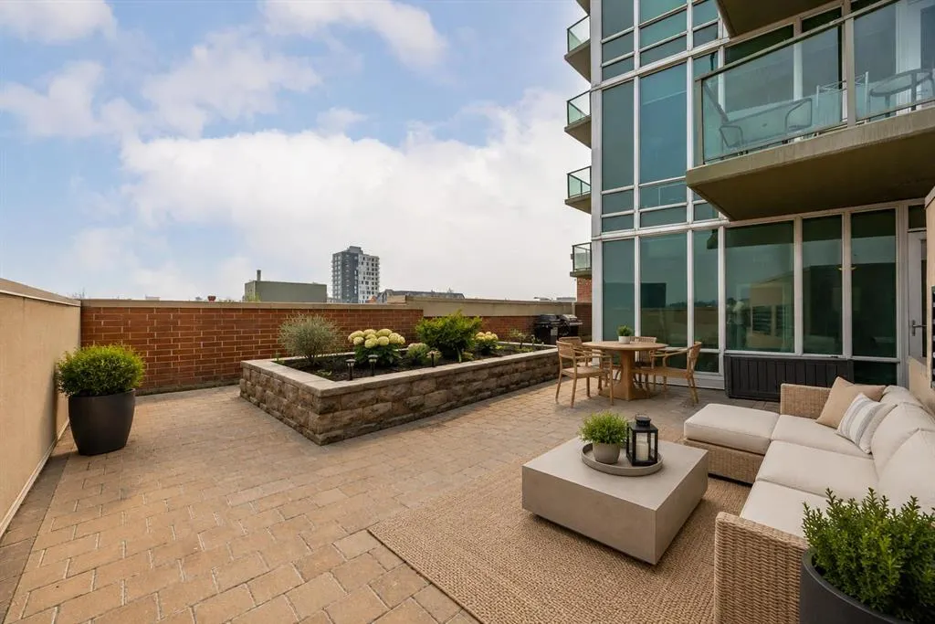 210 15 Avenue SE #206