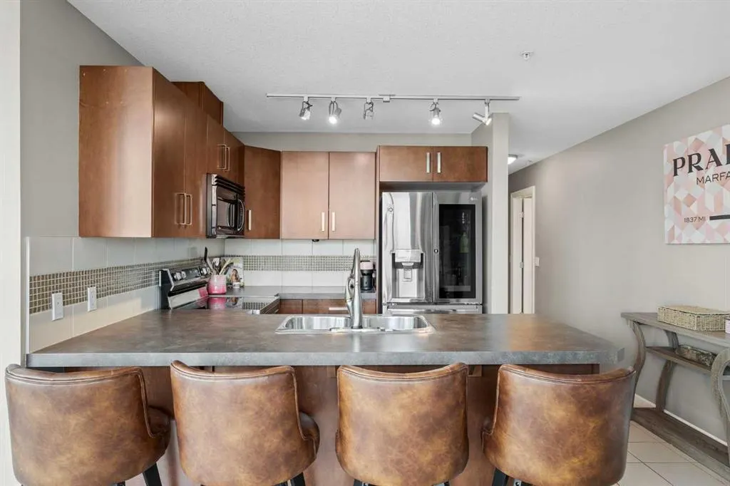 210 15 Avenue SE #206