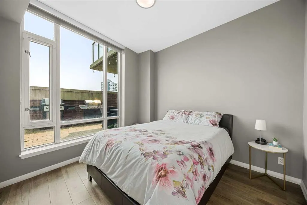 210 15 Avenue SE #206