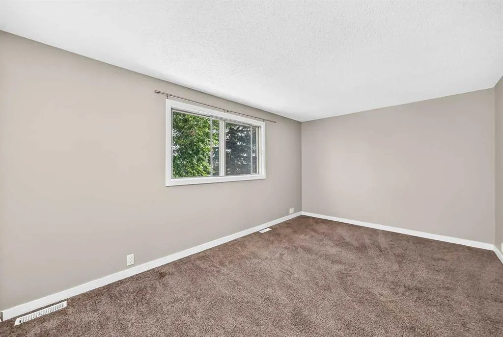 96 Erin Woods Boulevard SE