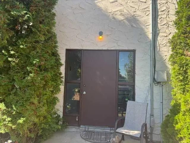 4639 48 Street