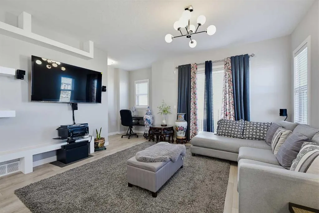 30 Cornerstone Manor NE #135