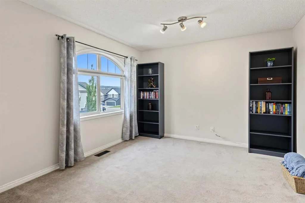 16 Evansbrooke Rise NW