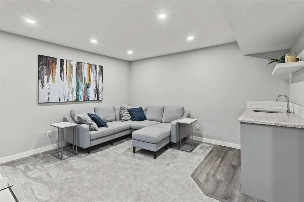 16 Evansbrooke Rise NW