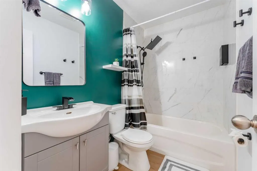 1135 penrith Crescent SE