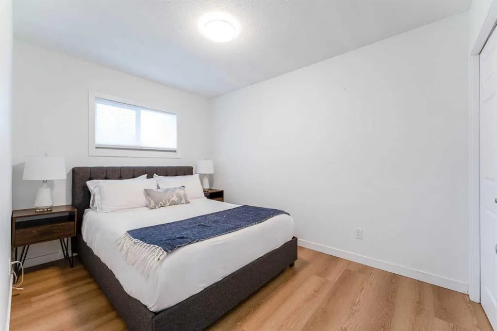 1135 penrith Crescent SE