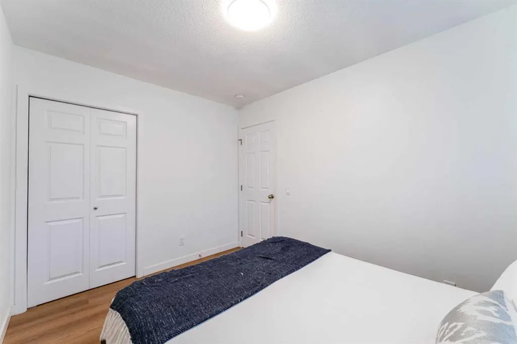 1135 penrith Crescent SE