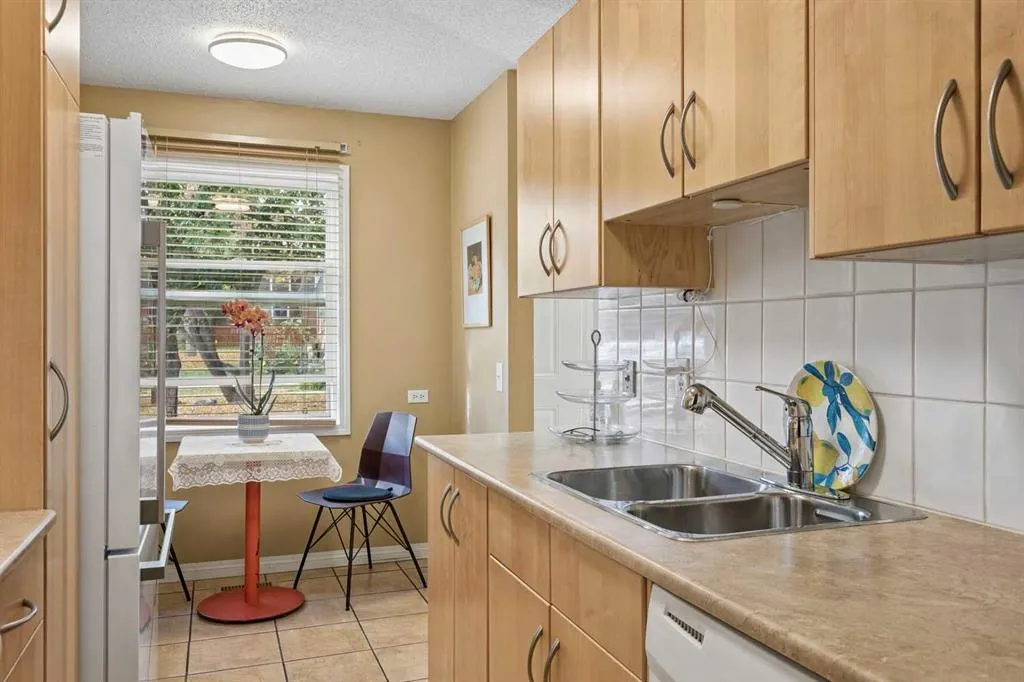 330 Canterbury Drive SW #23