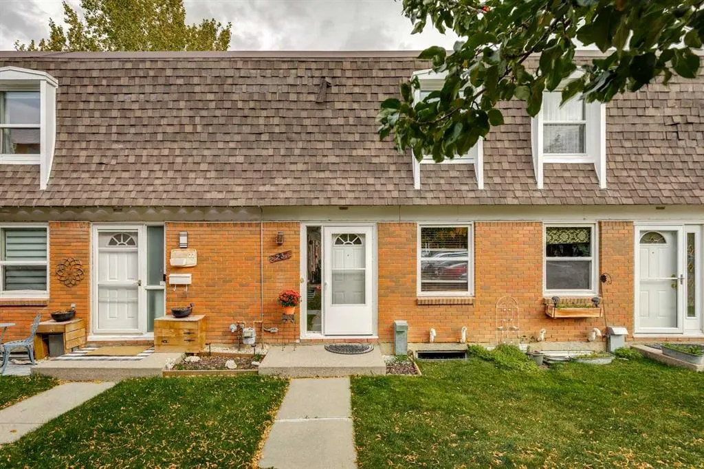 330 Canterbury Drive SW #23