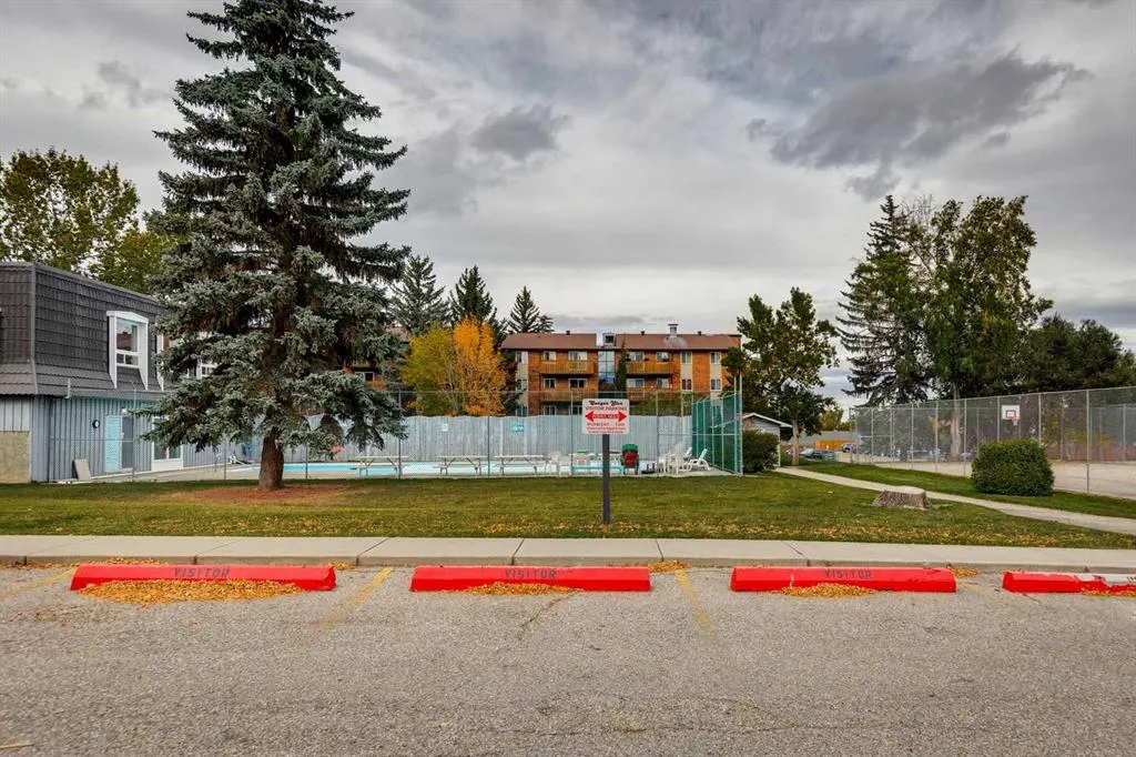 330 Canterbury Drive SW #23