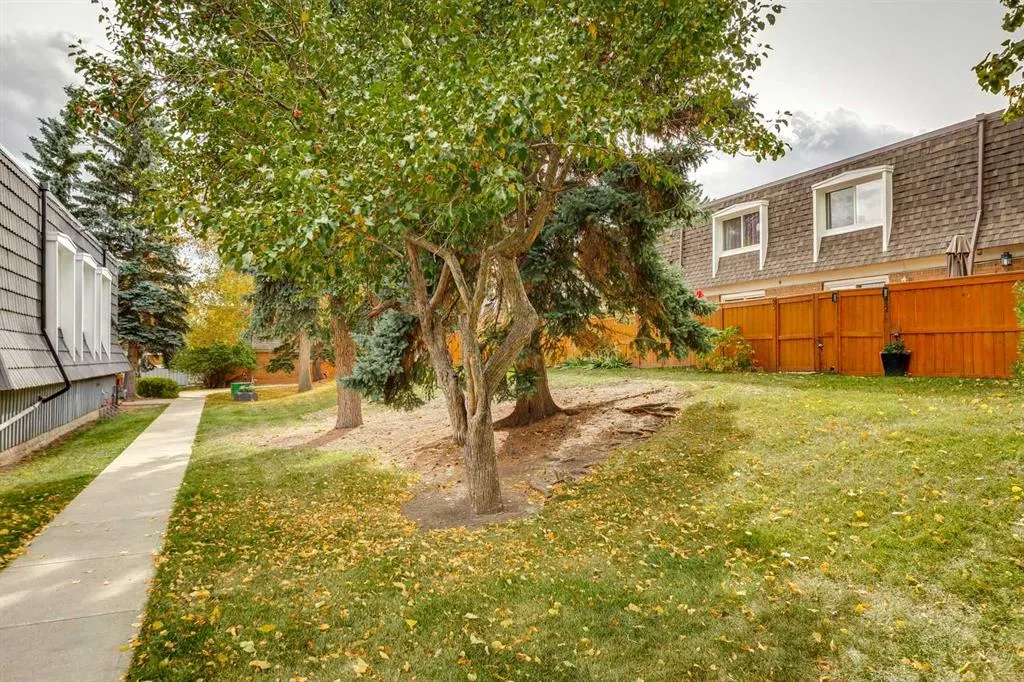 330 Canterbury Drive SW #23