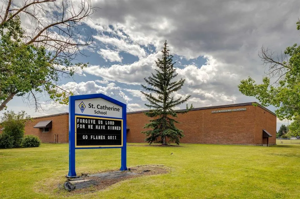 330 Canterbury Drive SW #23