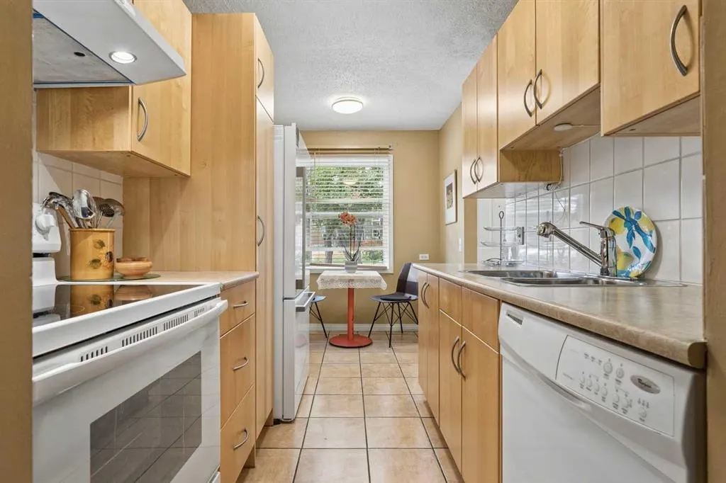 330 Canterbury Drive SW #23