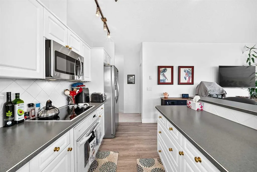 3412 Parkdale Boulevard NW #305