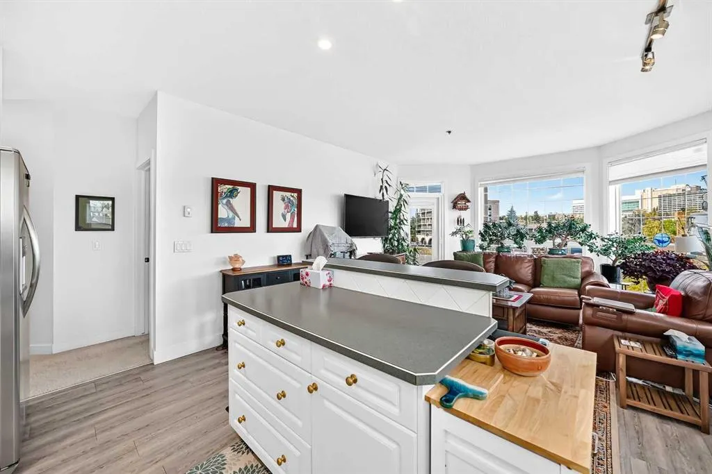 3412 Parkdale Boulevard NW #305
