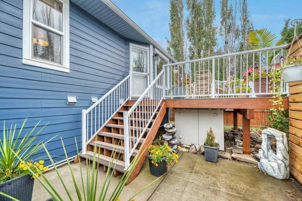 409 Strathford Bay