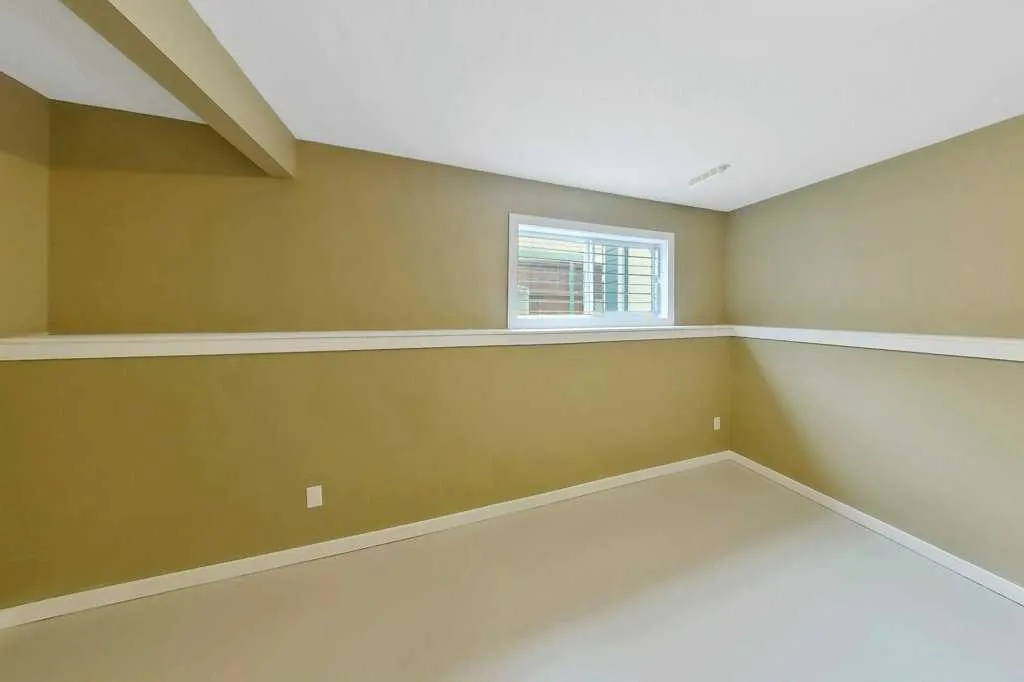 409 Strathford Bay