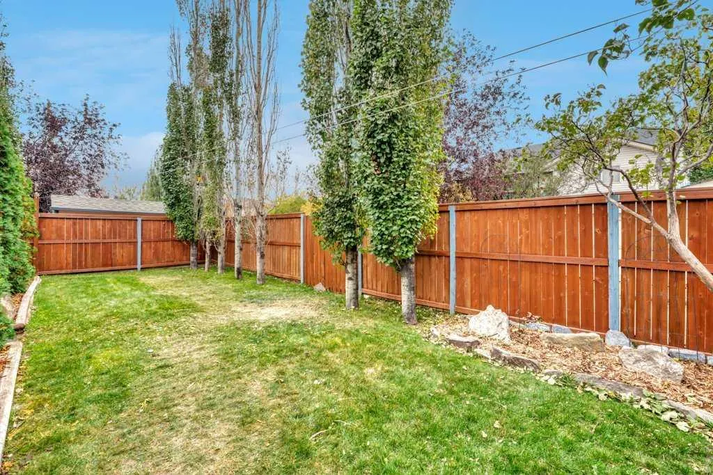 409 Strathford Bay