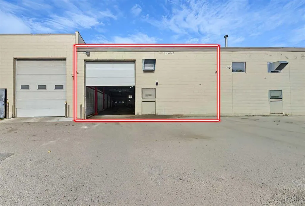 933A 48 Avenue SE