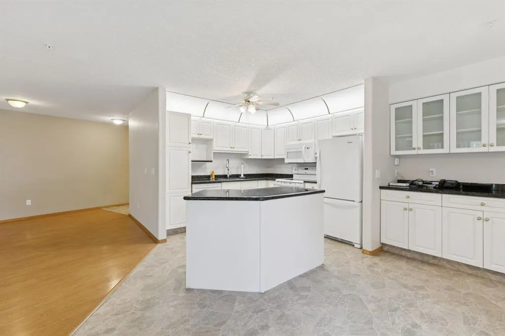 7239 Sierra Morena Boulevard SW #107